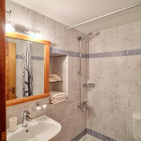 Petreas Castle 度假居 *