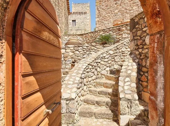 Petreas Castle Kardhamili