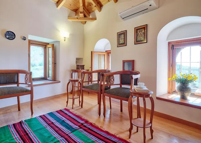 Petreas Castle * Kardhamili